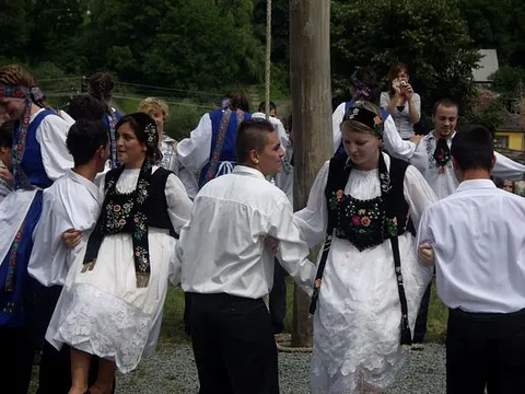 Kronenfest Malmkrog – Tanzgruppen aus Malmkrog und Schäßburg