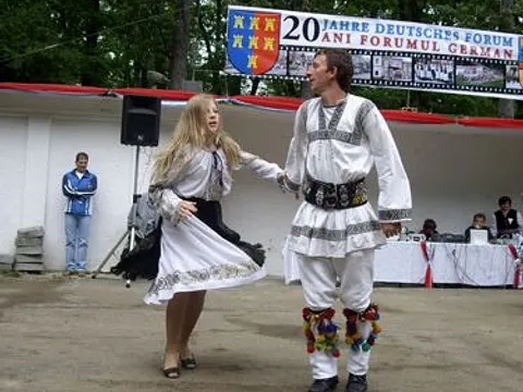 Maifest 2010 – Auftritt rumänische Tanzgruppe aus Sächsisch-Reen