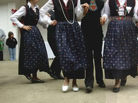 Maifest 2010 – Sächsische Tanzgruppe aus Botsch/ Batos